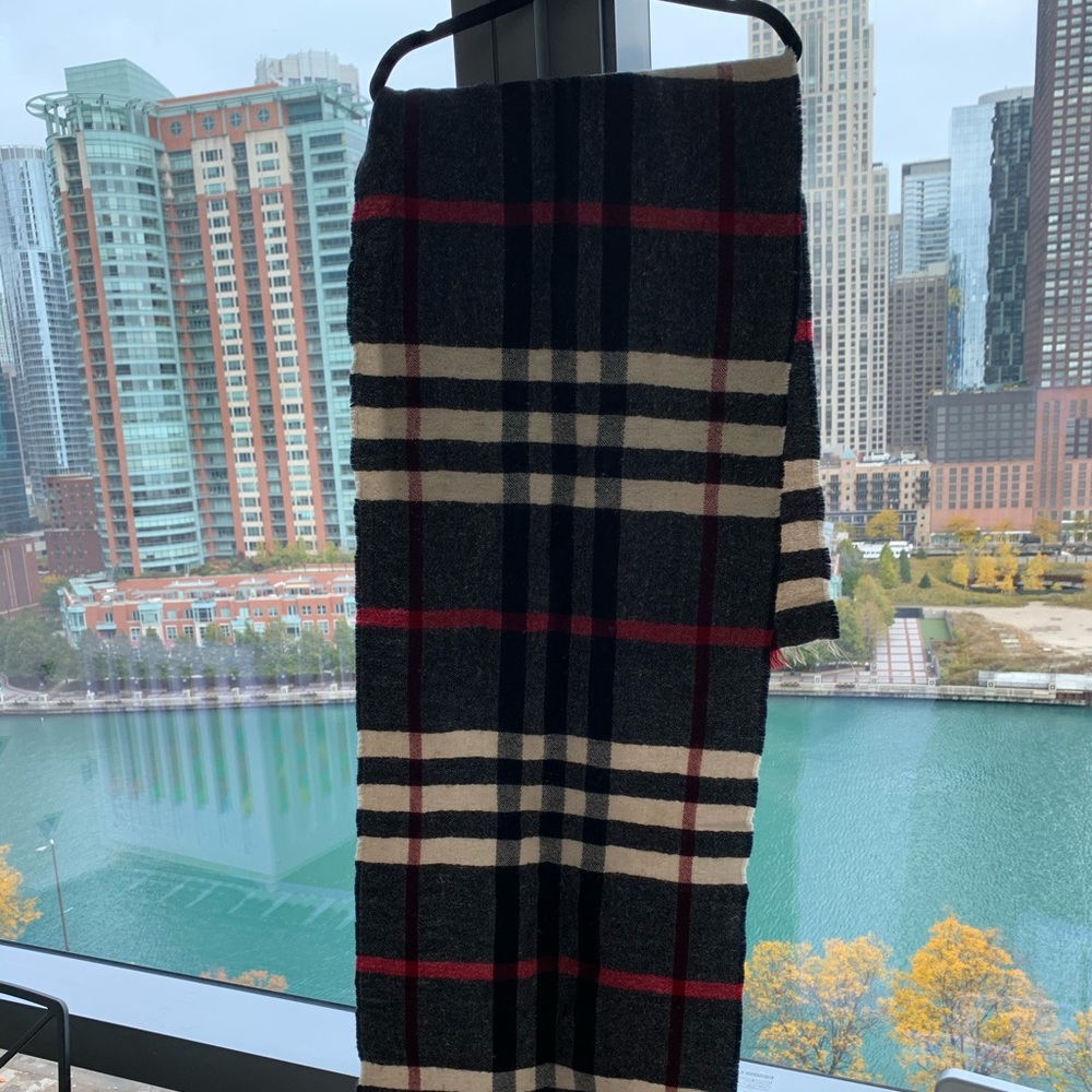 Burberry cashmere scarf